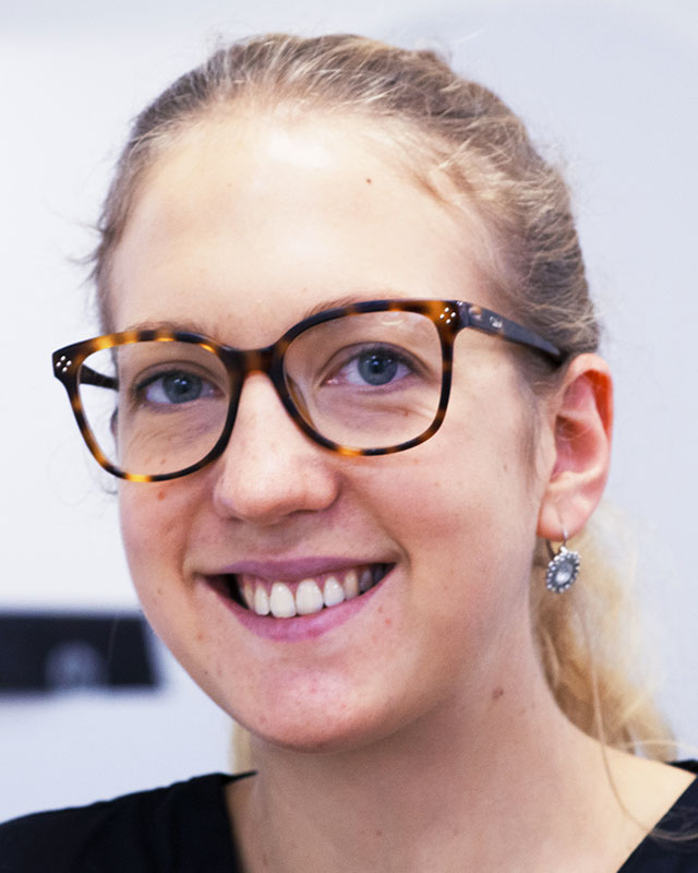 Dr Elizabeth DETAVERNIER