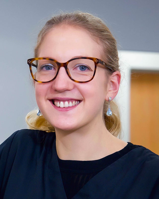 Dr Elizabeth DETAVERNIER